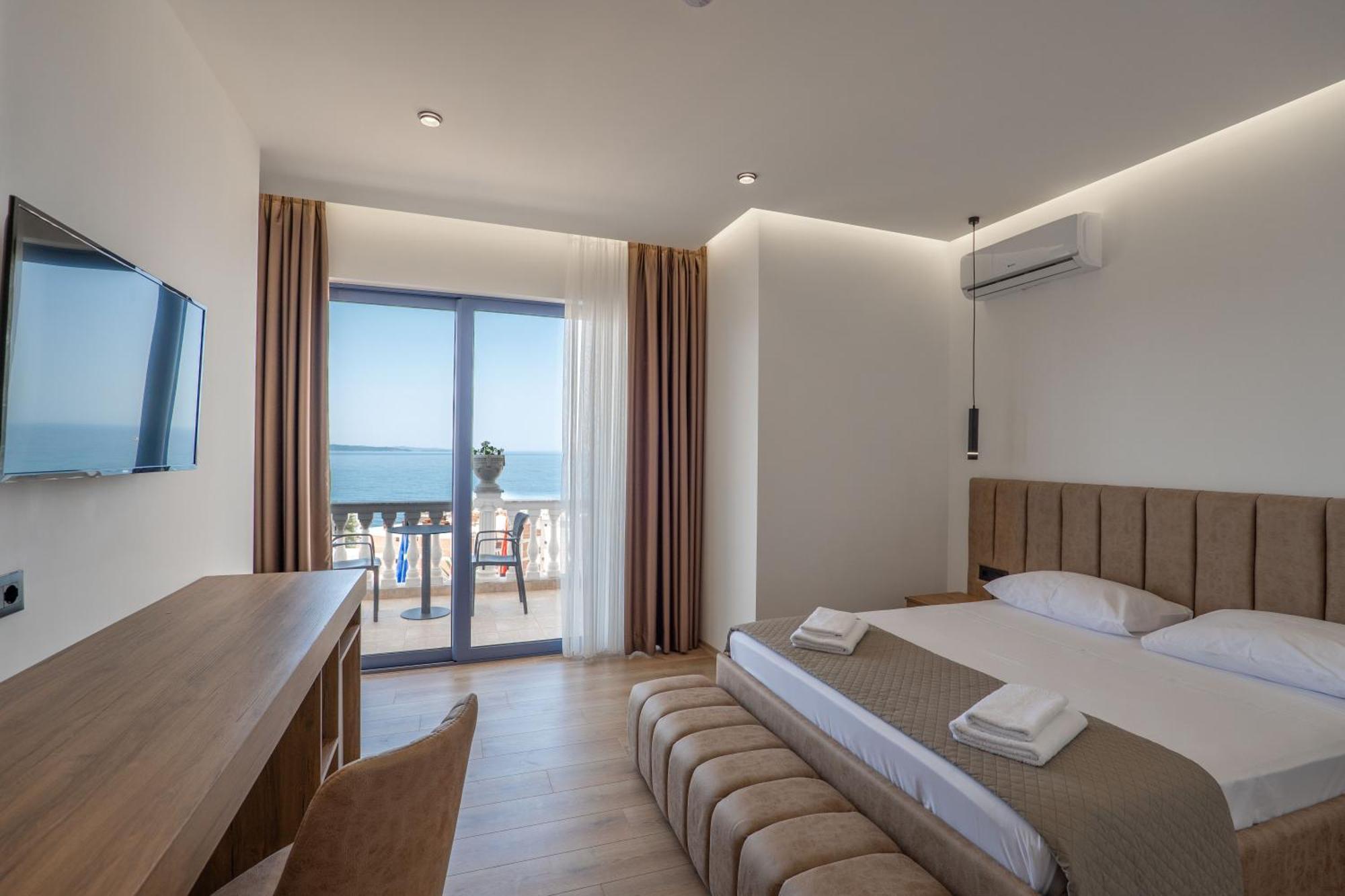 Keos Hotel Sarandë Exterior foto