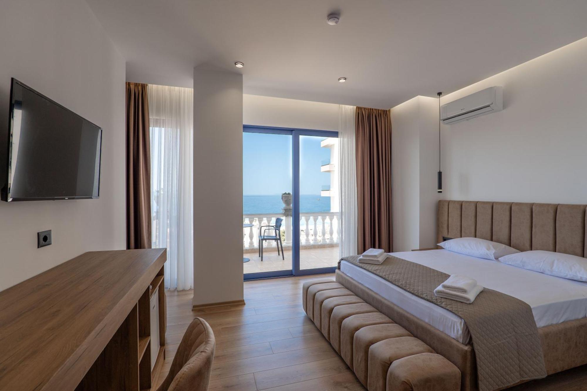 Keos Hotel Sarandë Exterior foto