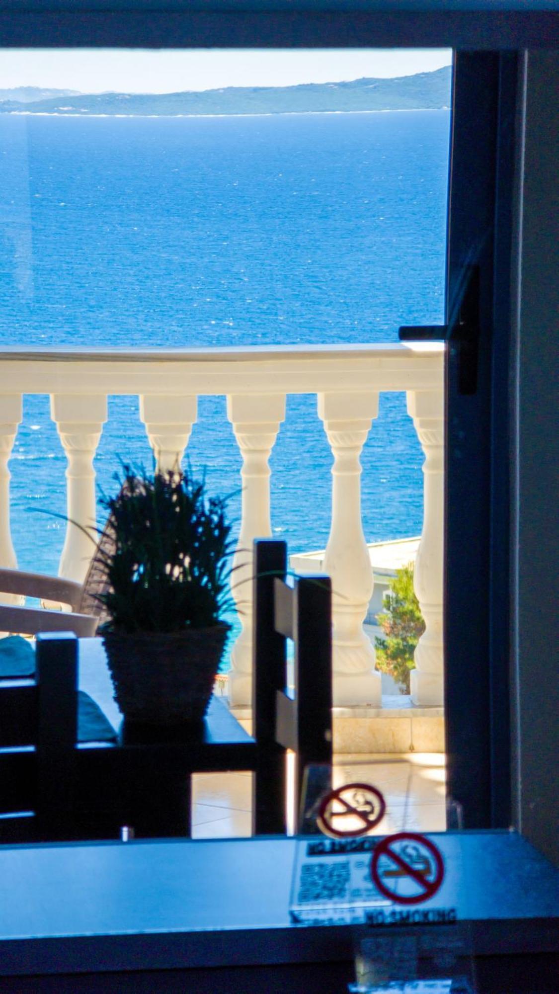 Keos Hotel Sarandë Exterior foto